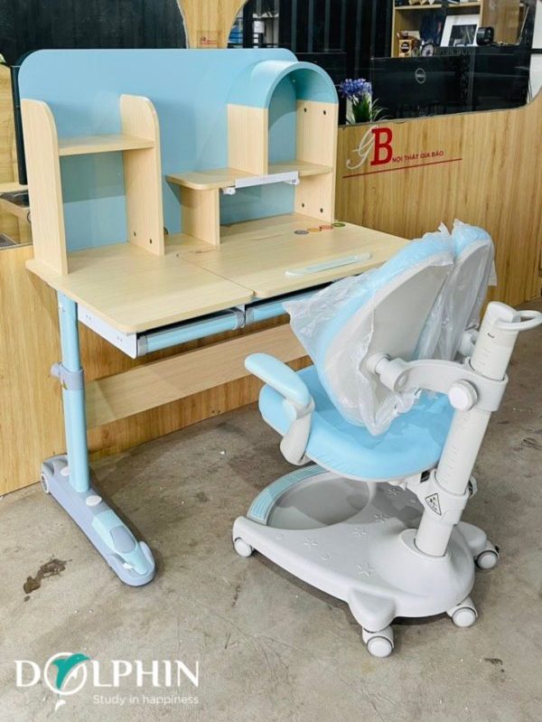 dolphinfb404 e1761361444160