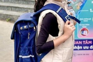 Yêu Con Đúng Cách – Balo Không Chỉ Đẹp Mà Phải Chống Gù