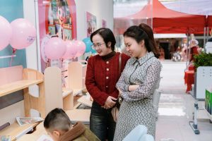 Mua bàn ghế thông minh: Vì sao cần chọn đúng địa chỉ chính hãng