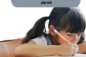 Tư thế sai – Hậu quả dài: Đừng bỏ qua bàn học sinh chống gù