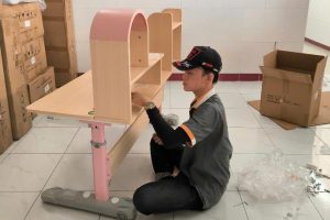 Tự Tin Lắp Bàn Ghế Cho Con Nhờ Hướng Dẫn Chi Tiết Từ Dolphin