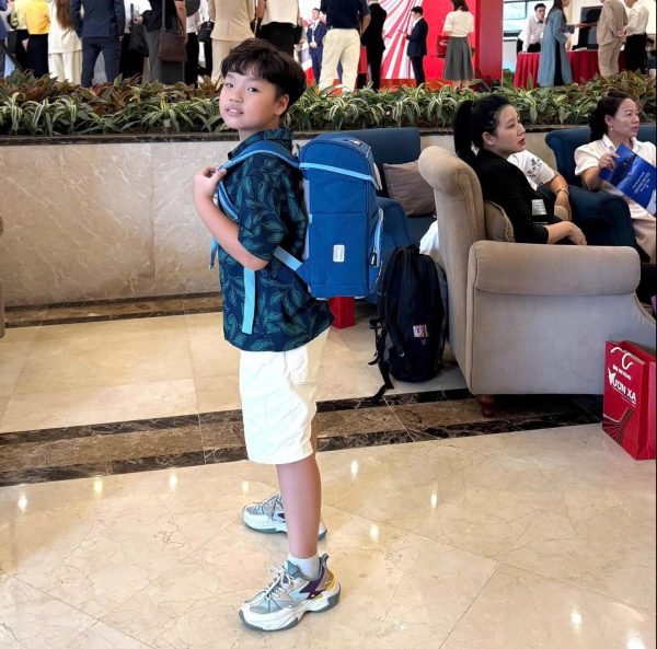 Balo chống gù