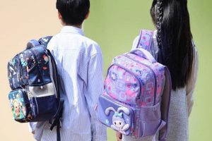 Balo chống gù không còn là lựa chọn, mà là SỰ CẦN THIẾT!
