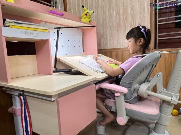 bàn học sinh thông minh