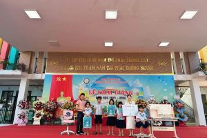 Quỹ Mắt Sáng Cho Em Đến Với Trường Tiểu học Tạ Hoàng Cơ