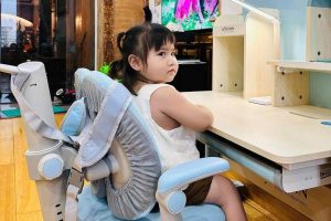 Tư thế ngồi và mối liên hệ với sự phát triển chiều cao ở trẻ