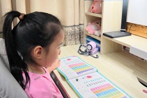 Từ góc học tập đơn điệu đến không gian truyền cảm hứng: Vai trò của bàn học sinh thông minh